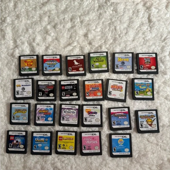 Nintendo DS Lite Pink Console with Game Collection - Picture 2 of 12